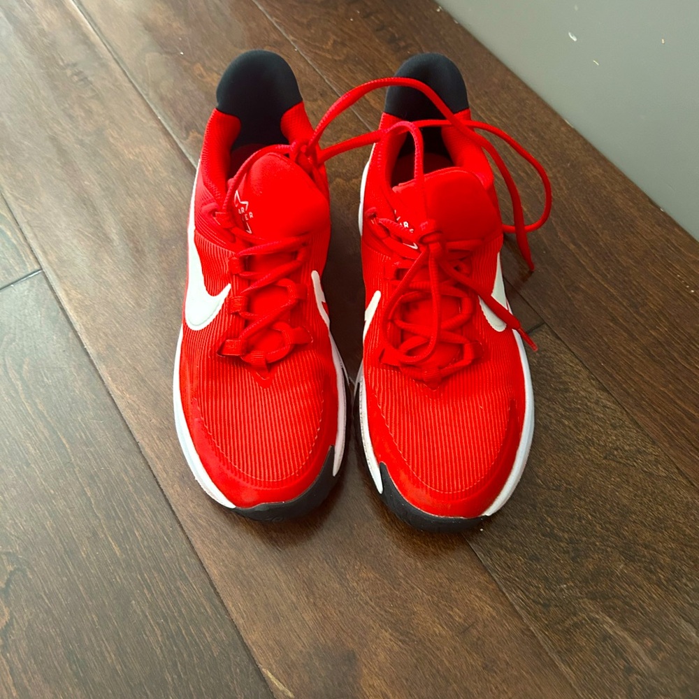 Nike size 5 running shoes
